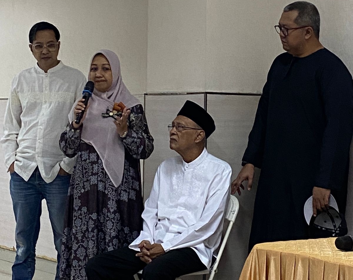 pengajian bertema “Mengenang Dalam Doa” yang diselenggarakan oleh keluarga Soebroto Hadisoegondo di Masjid Daarut Tauhiid, Cipaku, Jakarta Selatan