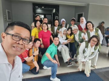 Ketua Umum Kowani Disambut Anak-Anak Down Syndrome di K